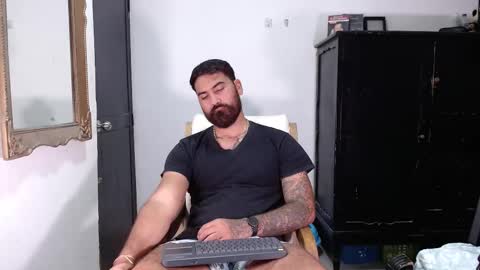 Snapshot of tomy_johnson2 chatting on March 5, 5:39 pm Tomas jhonson online show from March 5, 5:39 pm