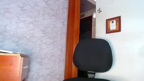 Tomyjailen online show from December 7, 2:35 pm