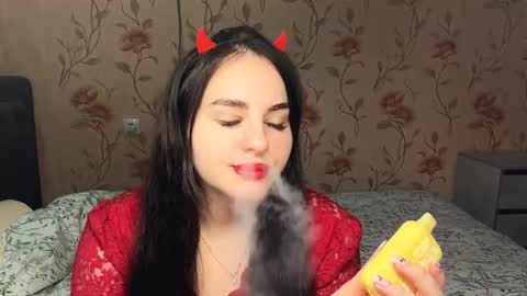 Snapshot of tondamikhail chatting on March 1, 3:25 pm Bella online show from March 1, 3:25 pm