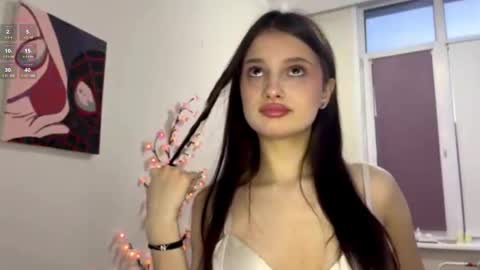 Nana and Sara online show from February 5, 10:42 am