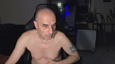 Snapshot of toninspektor chatting on November 5, 7:03 pm toninspektor online show from November 5, 7:03 pm