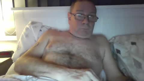 Snapshot of tony14712 chatting on February 23, 10:53 pm tony14712 online show from February 23, 10:53 pm