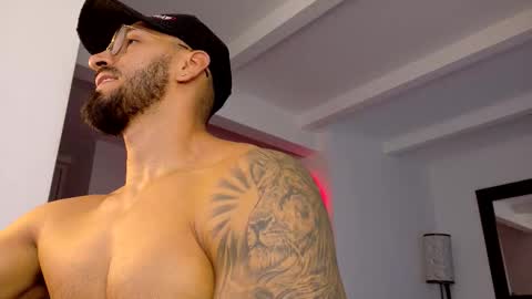 tony muscle1 online show from March 18, 11:08 pm