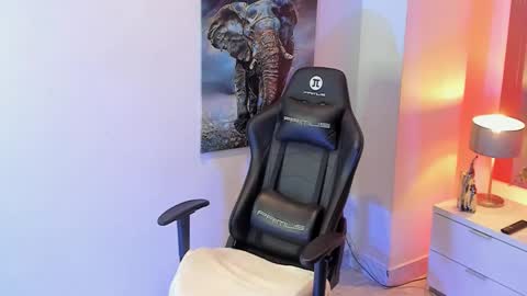 tony_petrov online show from February 6, 5:01 am