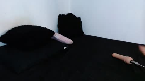 Snapshot of tonycollins_ chatting on March 4, 12:16 am Tony online show from March 4, 12:16 am