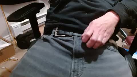 Snapshot of tonytonytony3001 chatting on January 21, 3:32 pm tonytonytony3001 online show from January 21, 3:32 pm