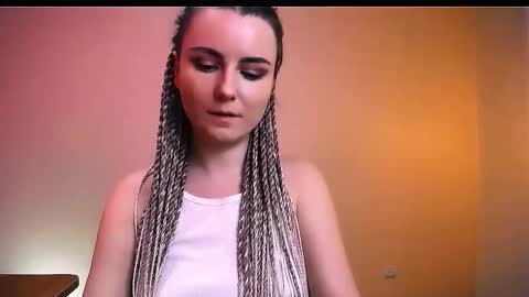 Elizabeth online show from March 4, 7:31 pm