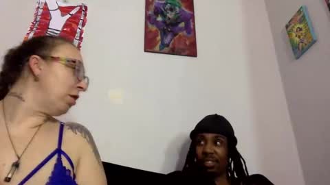 Snapshot of toochillcouple420 chatting on December 7, 12:52 am toochillcouple420 online show from December 7, 12:52 am