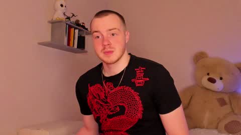 toohornyserj online show from December 3, 8:50 pm