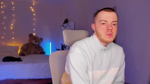 toohornyserj online show from December 10, 8:05 pm