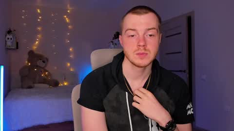 toohornyserj online show from December 12, 7:59 pm