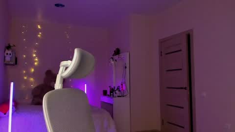 toohornyserj online show from December 16, 9:20 pm