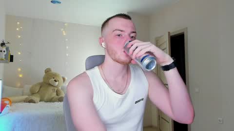 toohornyserj online show from December 17, 8:32 pm