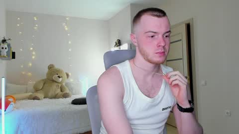 toohornyserj online show from December 17, 11:38 pm