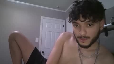 Snapshot of toolittletool chatting on December 14, 7:25 am Toolittletool online show from December 14, 7:25 am