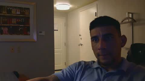 Snapshot of toomuchsmoke chatting on December 9, 1:29 am toomuchsmoke online show from December 9, 1:29 am