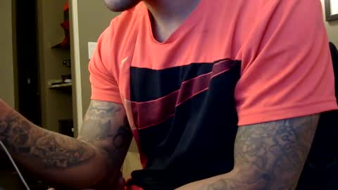 Snapshot of toomuchsmoke chatting on January 11, 7:39 am toomuchsmoke online show from January 11, 7:39 am