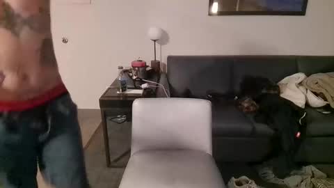 Snapshot of toomuchsmoke chatting on February 7, 4:37 am toomuchsmoke online show from February 7, 4:37 am