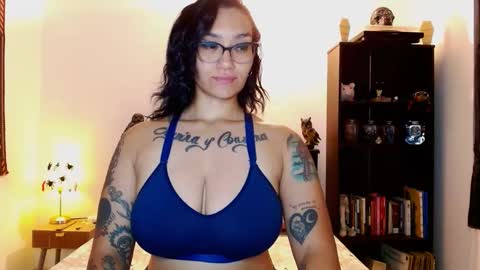 Snapshot of toothyy chatting on February 7, 11:34 pm toothyy online show from February 7, 11:34 pm