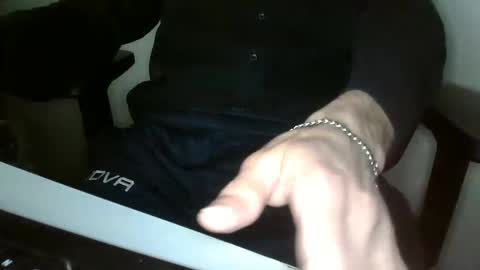 Snapshot of topg84 chatting on April 27, 7:01 pm Topg84 online show from April 27, 7:01 pm