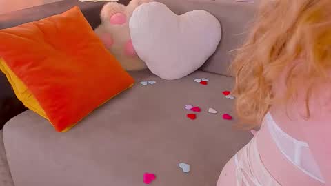 Tori online show from February 13, 9:05 am