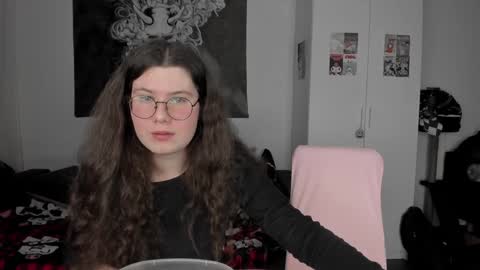 Snapshot of toriayun0 chatting on January 8, 9:12 pm your personal gothic girl check it online show from January 8, 9:12 pm