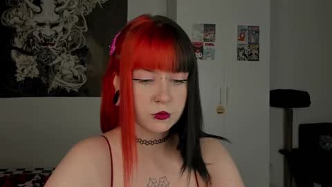 Snapshot of toriayun0 chatting on February 28, 9:33 pm your personal gothic girl check it online show from February 28, 9:33 pm