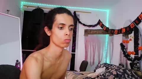 Snapshot of torino_19 chatting on October 17, 11:29 pm Enzo Moretti online show from October 17, 11:29 pm