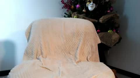 Snapshot of torino_19 chatting on November 29, 5:43 am Enzo Moretti online show from November 29, 5:43 am