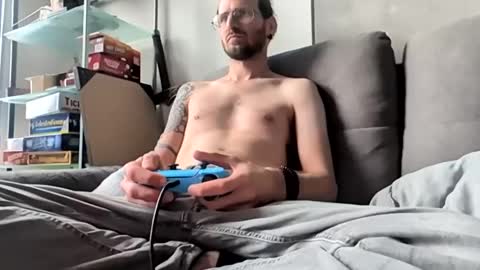 Snapshot of tornado2156 chatting on November 7, 7:03 pm Tornado2156 online show from November 7, 7:03 pm