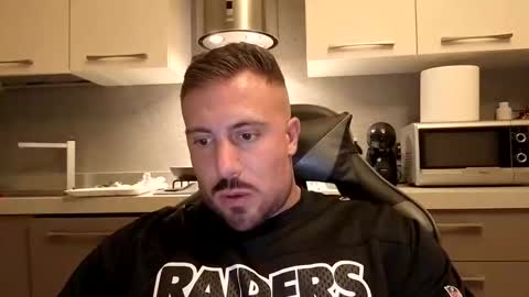 Snapshot of toro_arrapato chatting on May 7, 8:14 pm toro_arrapato online show from May 7, 8:14 pm