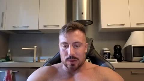 Snapshot of toro_arrapato chatting on May 23, 3:05 pm toro_arrapato online show from May 23, 3:05 pm