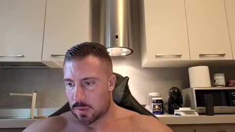 Snapshot of toro_arrapato chatting on May 25, 8:20 am toro_arrapato online show from May 25, 8:20 am
