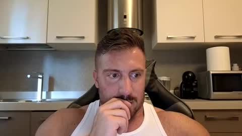 Snapshot of toro_arrapato chatting on May 27, 2:14 pm toro_arrapato online show from May 27, 2:14 pm