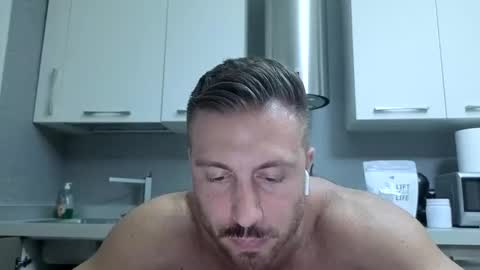 Snapshot of toro_arrapato chatting on June 3, 10:37 pm toro_arrapato online show from June 3, 10:37 pm