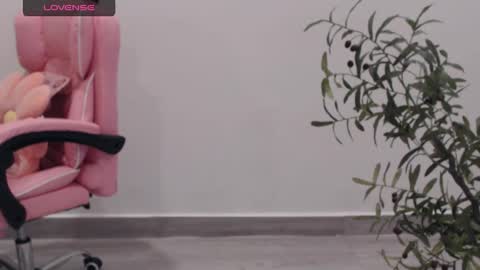 Snapshot of totoro_09 chatting on September 8, 3:22 pm Angelina online show from September 8, 3:22 pm