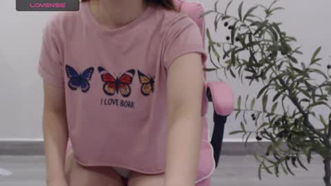 Snapshot of totoro_09 chatting on September 10, 4:18 pm Angelina online show from September 10, 4:18 pm