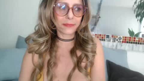 TotyPink online show from November 21, 3:00 pm