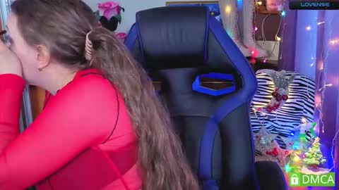 Snapshot of touch_m3 chatting on December 18, 8:20 am online show from December 18, 8:20 am