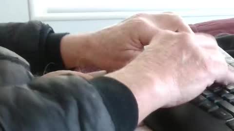 Snapshot of touchmerighthere chatting on January 19, 9:13 pm Jim online show from January 19, 9:13 pm