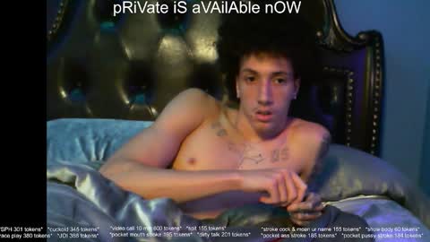 Snapshot of toxicjohnni chatting on February 22, 10:19 pm Johni online show from February 22, 10:19 pm