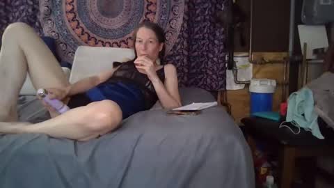 toxiclayne online show from May 4, 3:57 am