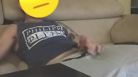 Snapshot of toyboylee chatting on December 1, 12:15 am toyboylee online show from December 1, 12:15 am