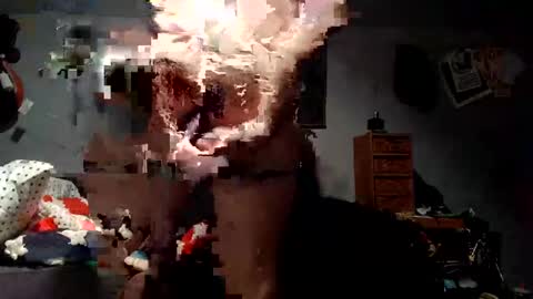 Snapshot of trackisback chatting on October 20, 1:06 am trackisback online show from October 20, 1:06 am