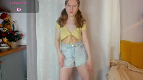 tracy_aww online show from April 9, 7:25 am