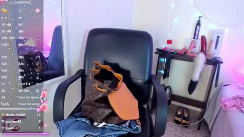 Snapshot of tracy_lambo chatting on February 3, 6:22 am tracy online show from February 3, 6:22 am