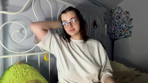 Amelia online show from September 18, 6:21 pm