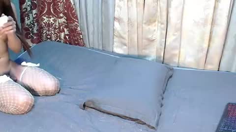 Gigi online show from April 15, 6:04 pm