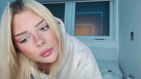 Snapshot of transaubrey chatting on September 13, 7:35 pm aubrey 3 online show from September 13, 7:35 pm