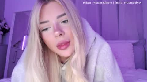 Snapshot of transaubrey chatting on October 5, 7:45 pm aubrey 3 online show from October 5, 7:45 pm